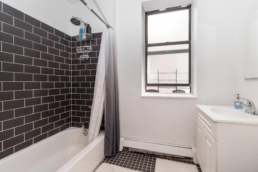 2Bed Bliss By Central Park North New York Exterior foto